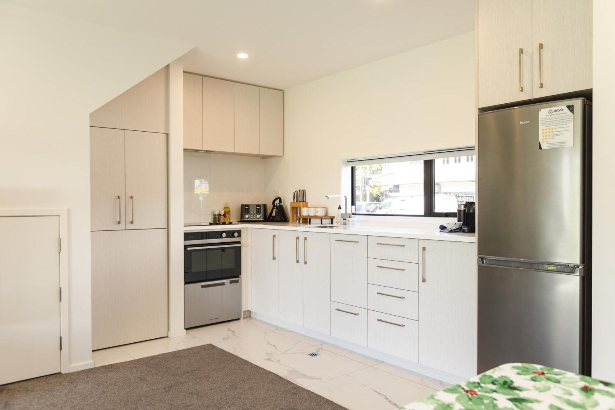 Modern 2 Bedroom By Hagley Park Christchurch Exterior photo